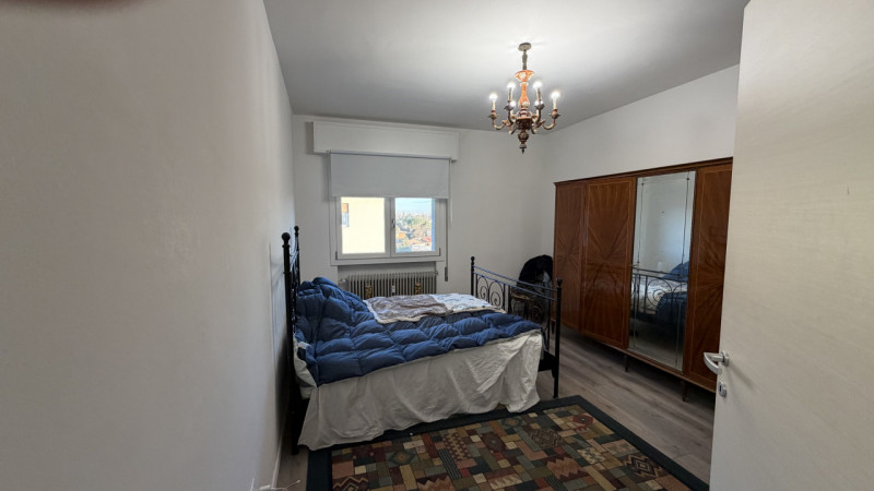 Scopri questo splendido appartamento quadrilocale situato nel cuore di Noventa Padovana, una zona...