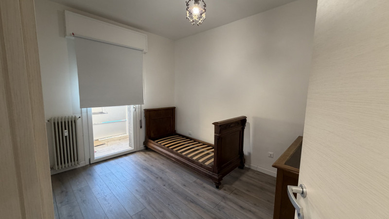 Scopri questo splendido appartamento quadrilocale situato nel cuore di Noventa Padovana, una zona...