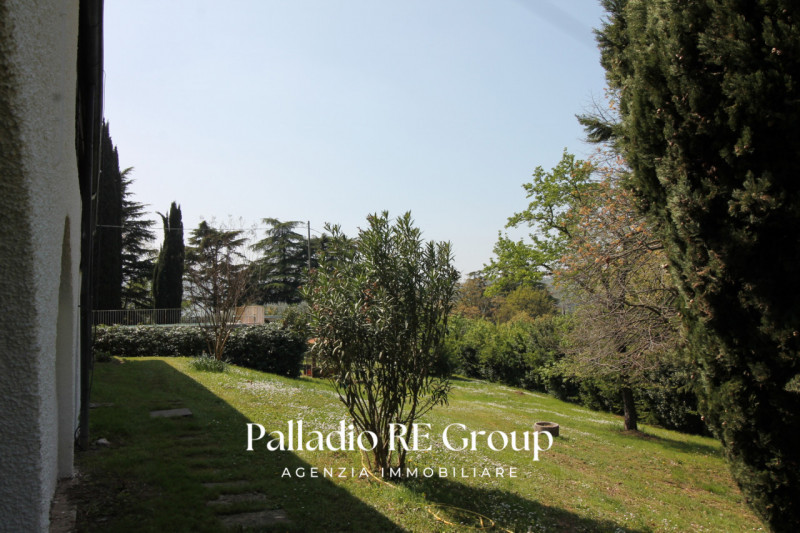 Villa unico piano - Piscina - Parco 5000 mq
Colline tra Vicenza e Arcugnano, villa singola dispos...