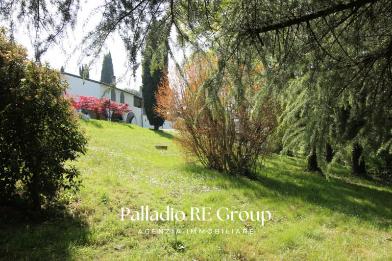 Villa unico piano - Piscina - Parco 5000 mq
Colline tra Vicenza e Arcugnano, villa singola dispos...