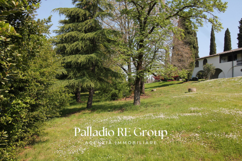 Villa unico piano - Piscina - Parco 5000 mq
Colline tra Vicenza e Arcugnano, villa singola dispos...