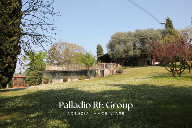 Villa unico piano - Piscina - Parco 5000 mq
Colline tra Vicenza e Arcugnano, villa singola dispos...