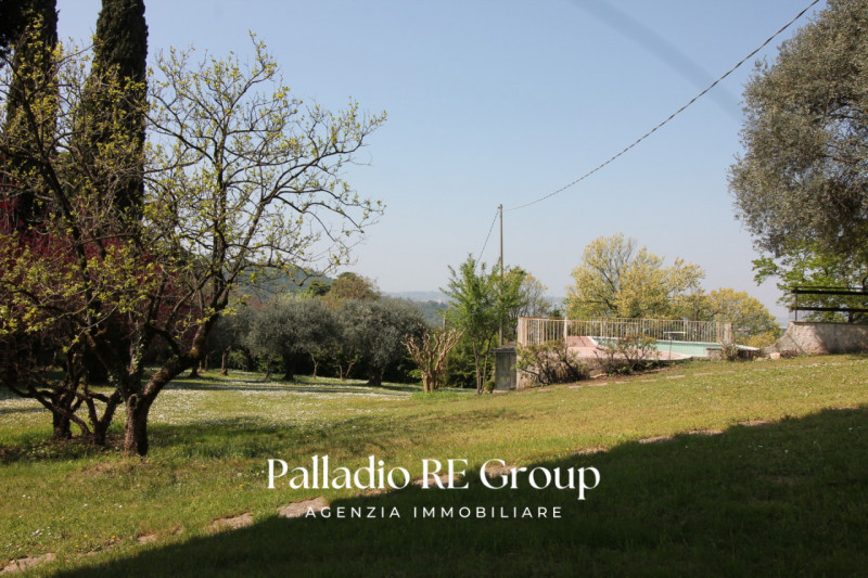 Villa unico piano - Piscina - Parco 5000 mq
Colline tra Vicenza e Arcugnano, villa singola dispos...