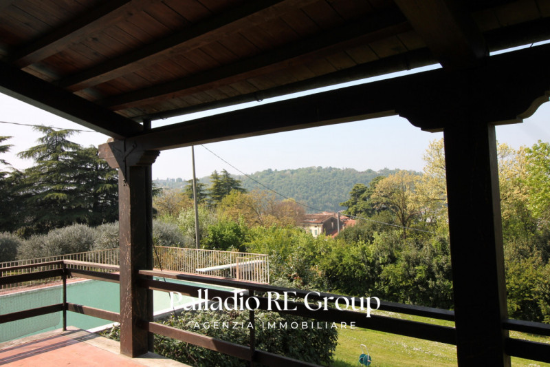 Villa unico piano - Piscina - Parco 5000 mq
Colline tra Vicenza e Arcugnano, villa singola dispos...