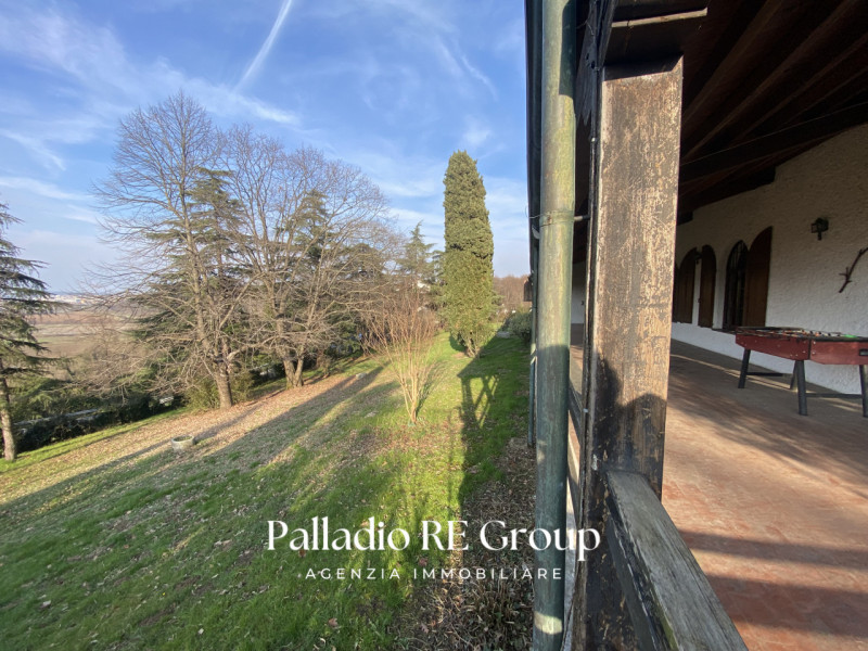 Villa unico piano - Piscina - Parco 5000 mq
Colline tra Vicenza e Arcugnano, villa singola dispos...