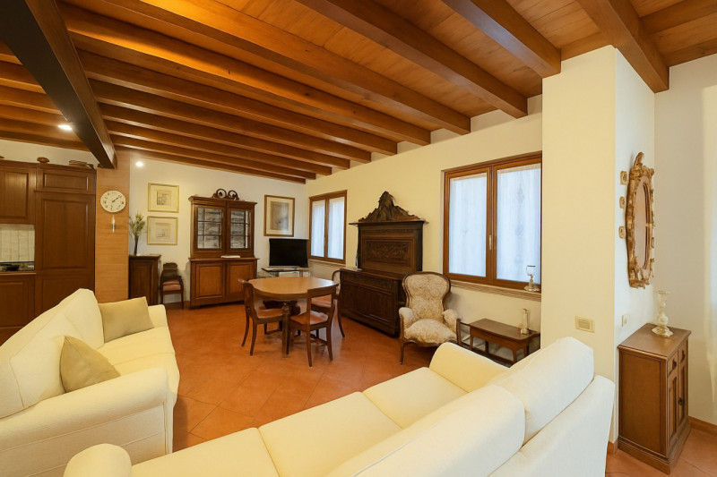 Nel primissimo fuori mura nord di Treviso, dove la tranquillità residenziale incontra la comodità...