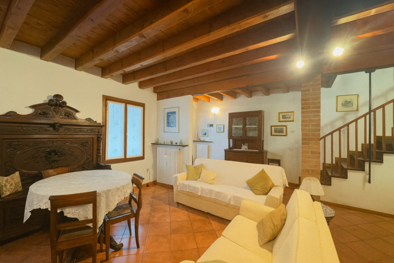 Nel primissimo fuori mura nord di Treviso, dove la tranquillità residenziale incontra la comodità...