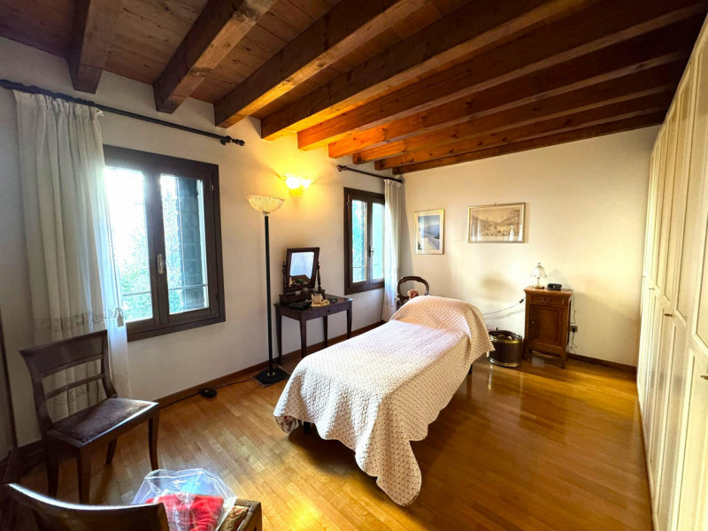 Nel primissimo fuori mura nord di Treviso, dove la tranquillità residenziale incontra la comodità...