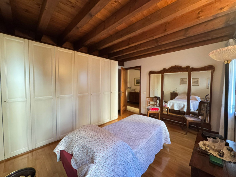 Nel primissimo fuori mura nord di Treviso, dove la tranquillità residenziale incontra la comodità...