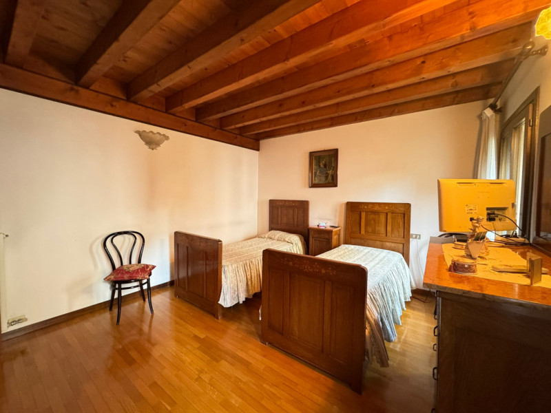 Nel primissimo fuori mura nord di Treviso, dove la tranquillità residenziale incontra la comodità...