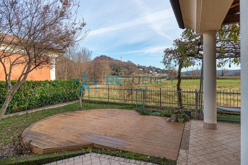 TRISSINO

Sei alla ricerca di una porzione a schiera d’angolo con giardino?
Prezzo € 220.000

Sei...