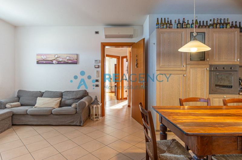 TRISSINO

Sei alla ricerca di una porzione a schiera d’angolo con giardino?
Prezzo € 220.000

Sei...