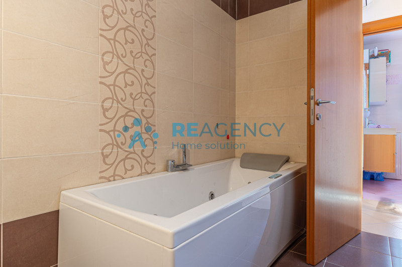 TRISSINO

Sei alla ricerca di una porzione a schiera d’angolo con giardino?
Prezzo € 220.000

Sei...