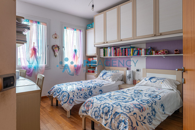 TRISSINO

Sei alla ricerca di una porzione a schiera d’angolo con giardino?
Prezzo € 220.000

Sei...