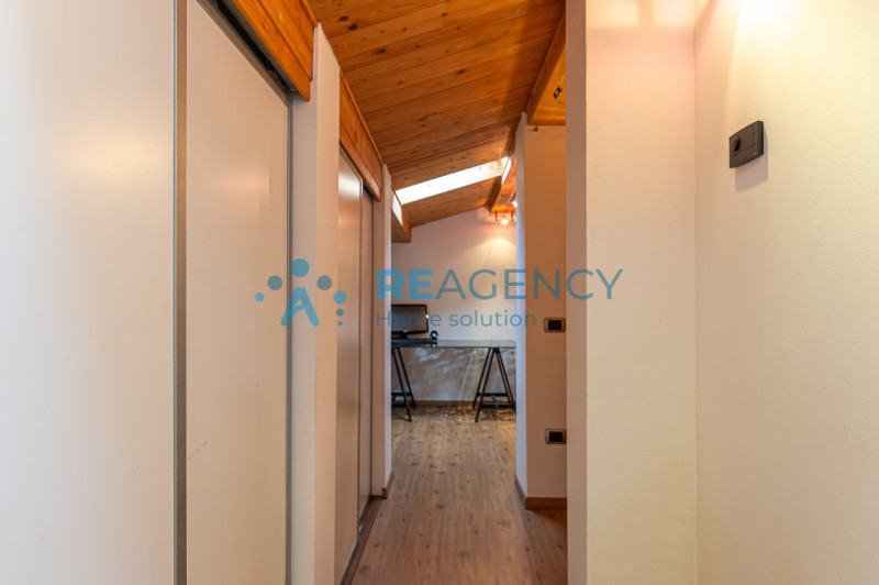 TRISSINO

Sei alla ricerca di una porzione a schiera d’angolo con giardino?
Prezzo € 220.000

Sei...