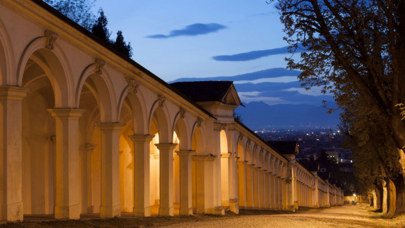 Villa Singola in Progetto , da personalizzare e modificare sulle esigenze del cliente.
Colline tr...