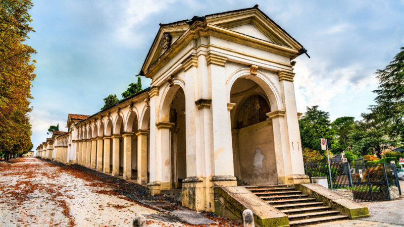 Villa Singola in Progetto , da personalizzare e modificare sulle esigenze del cliente.
Colline tr...