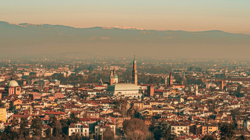 Villa Singola in Progetto , da personalizzare e modificare sulle esigenze del cliente.
Colline tr...