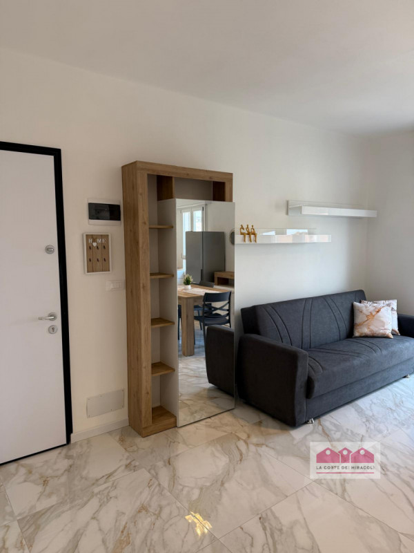 VICENZA SANT'ANDREA: SPLENDIDO BICAMERE COMPLETAMENTE RISTRUTTURATO ED ARREDADO A DUE PASSI DAL C...