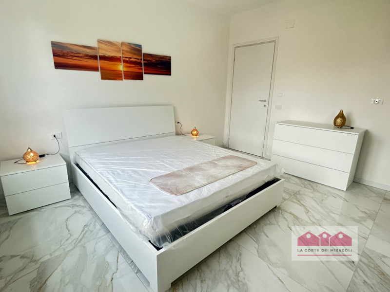 VICENZA SANT'ANDREA: SPLENDIDO BICAMERE COMPLETAMENTE RISTRUTTURATO ED ARREDADO A DUE PASSI DAL C...