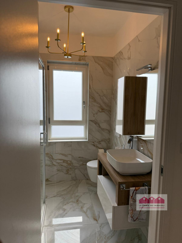 VICENZA SANT'ANDREA: SPLENDIDO BICAMERE COMPLETAMENTE RISTRUTTURATO ED ARREDADO A DUE PASSI DAL C...