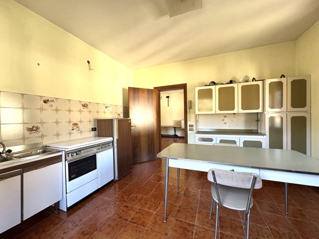 APPARTAMENTO INDIPENDENTE 

Salcedo, via Burani 8 - Appartamento tricamere in bifamiliare con ter...