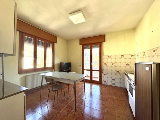 APPARTAMENTO INDIPENDENTE 

Salcedo, via Burani 8 - Appartamento tricamere in bifamiliare con ter...