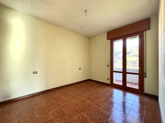 APPARTAMENTO INDIPENDENTE 

Salcedo, via Burani 8 - Appartamento tricamere in bifamiliare con ter...