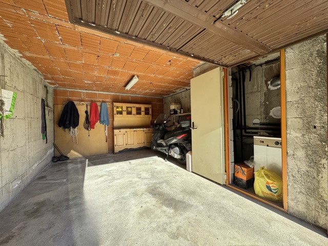 APPARTAMENTO INDIPENDENTE 

Salcedo, via Burani 8 - Appartamento tricamere in bifamiliare con ter...