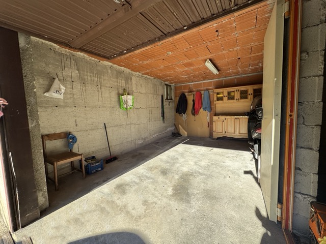 APPARTAMENTO INDIPENDENTE 

Salcedo, via Burani 8 - Appartamento tricamere in bifamiliare con ter...