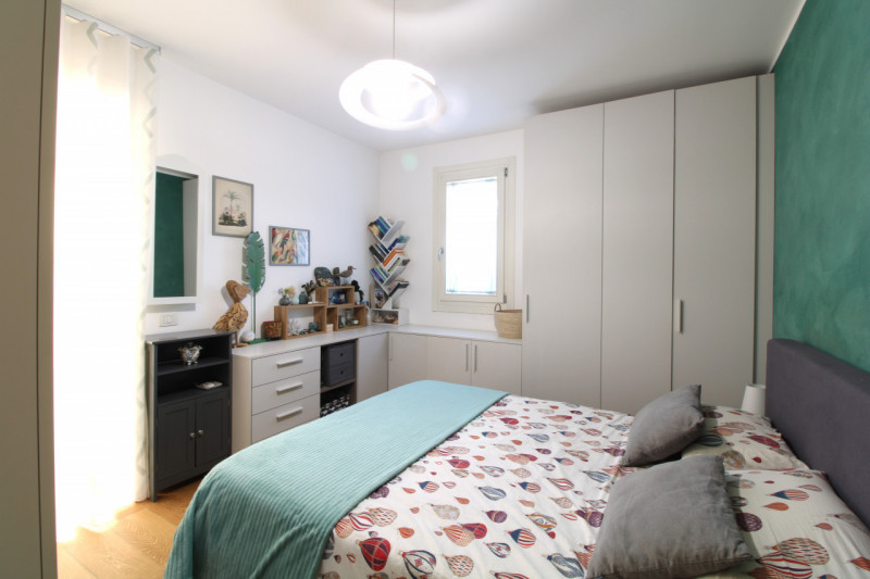 SACRA FAMIGLIA: Alle porte del centro storico di Padova, in zona Sacra Famiglia quartiere San Giu...