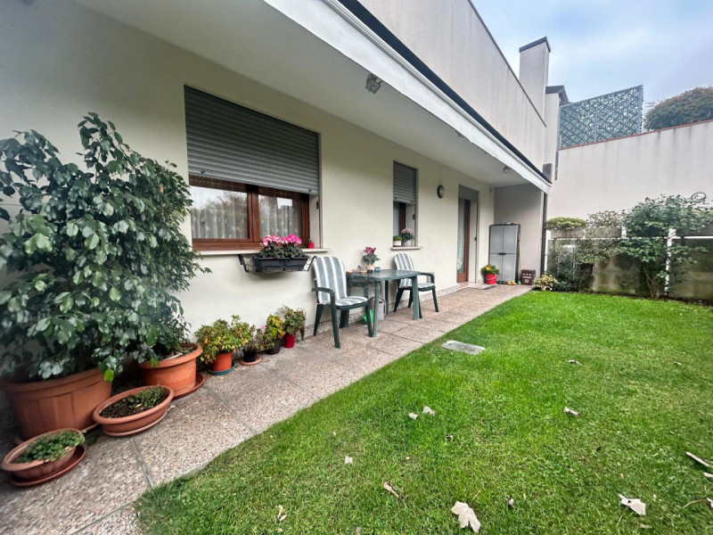 L'Agenzia Immobiliare IRIS propone in vendita  appartamento a Vallà di Riese Pio X, situato in zo...