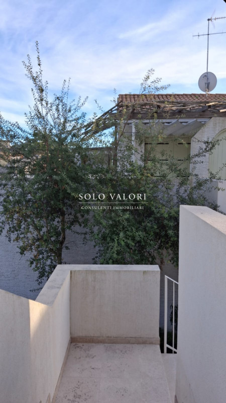 Scopri il tuo angolo di paradiso nel cuore pulsante di Jesolo, nella prestigiosa zona di Piazza M...