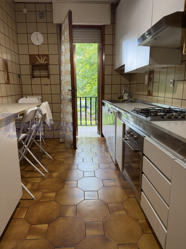 AFFITTO SAN BELLINO APPARTAMENTO AMPIO CON 4 CAMERE

APPARTAMENTO IN LOCAZIONE ZONA ARCELLA SAN B...