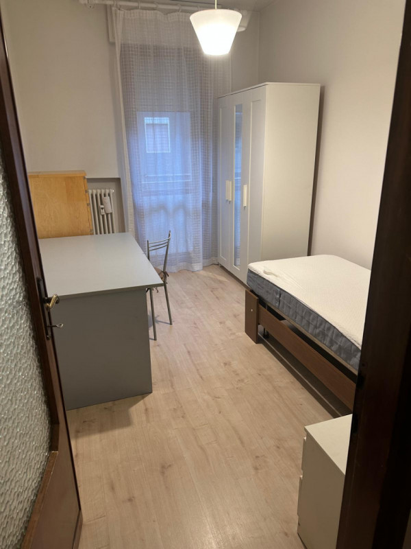 AFFITTO SAN BELLINO APPARTAMENTO AMPIO CON 4 CAMERE

APPARTAMENTO IN LOCAZIONE ZONA ARCELLA SAN B...