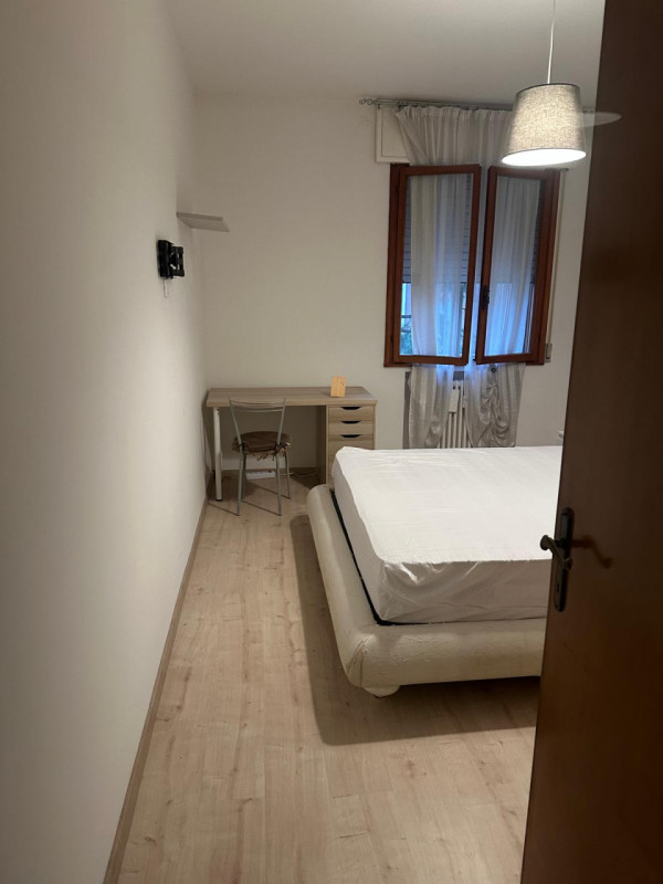 AFFITTO SAN BELLINO APPARTAMENTO AMPIO CON 4 CAMERE

APPARTAMENTO IN LOCAZIONE ZONA ARCELLA SAN B...