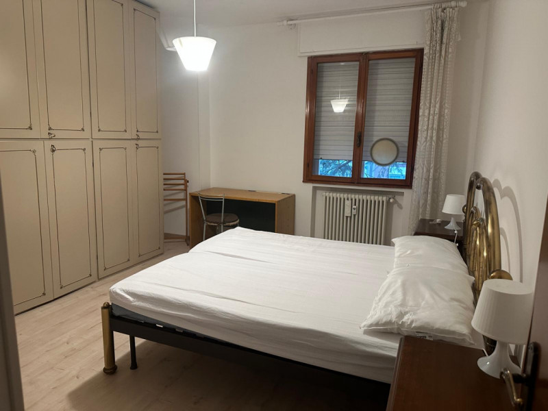 AFFITTO SAN BELLINO APPARTAMENTO AMPIO CON 4 CAMERE

APPARTAMENTO IN LOCAZIONE ZONA ARCELLA SAN B...