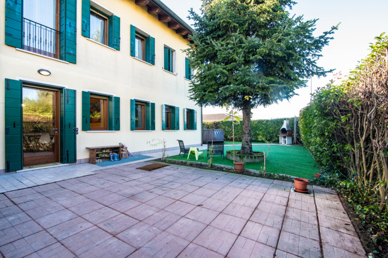 Borgoricco – Appartamento con giardino privato di 150 mq

In tranquilla zona residenziale a ridos...