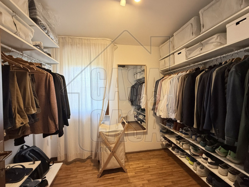 Scopri questo splendido attico trilocale situato nel cuore di Abano Terme, in una posizione centr...