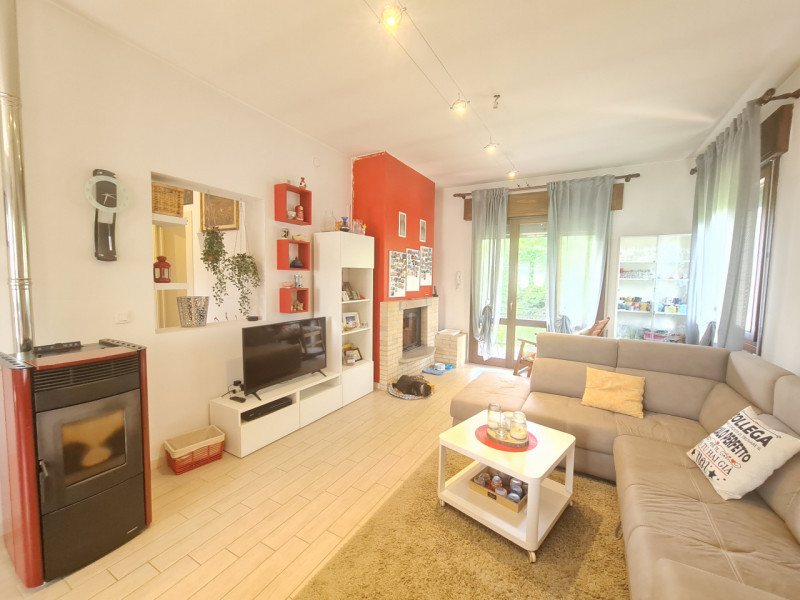 A Luvigliano, una delle zone più suggestive e ricercate dei Colli Euganei, proponiamo in vendita ...