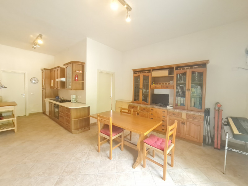 A Luvigliano, una delle zone più suggestive e ricercate dei Colli Euganei, proponiamo in vendita ...