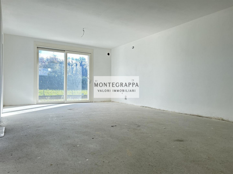 Porzione di Bifamiliare Moderna con Ampio Giardino – Zona Residenziale - Vicina al Centro

In ven...