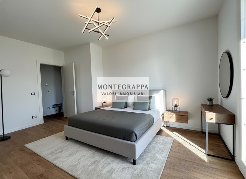 Porzione di Bifamiliare Moderna con Ampio Giardino – Zona Residenziale - Vicina al Centro

In ven...