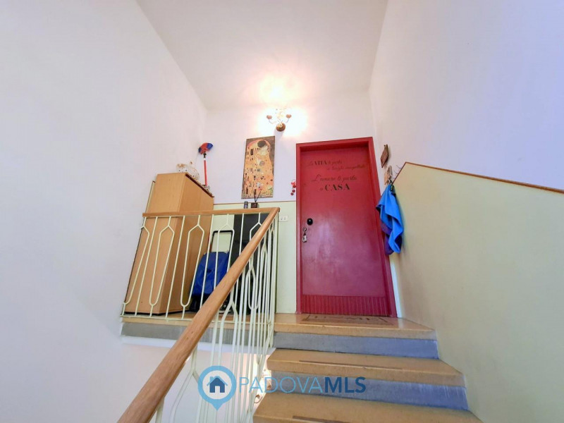 Immobile in esclusiva al Gruppo Padova MLS
PORZIONE DI BIFAMILIARE – MADONNA PELLEGRINA – ULTIMO ...
