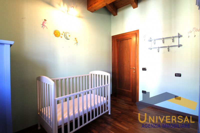 ARSEGO - In tranquillo quartiere residenziale, lontano da traffico e rumori, però al contempo com...