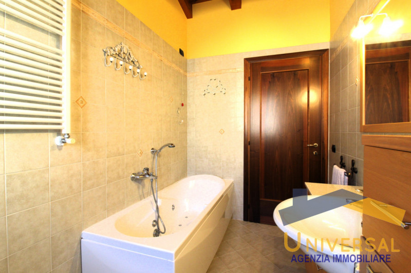 ARSEGO - In tranquillo quartiere residenziale, lontano da traffico e rumori, però al contempo com...