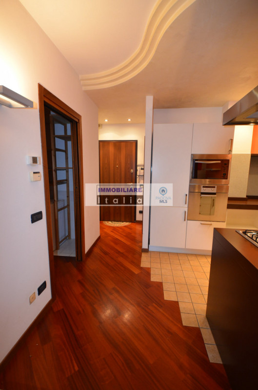 Scopri il tuo nuovo rifugio nel cuore di Roncaglia, una delle zone più ambite di Ponte San Nicolò...