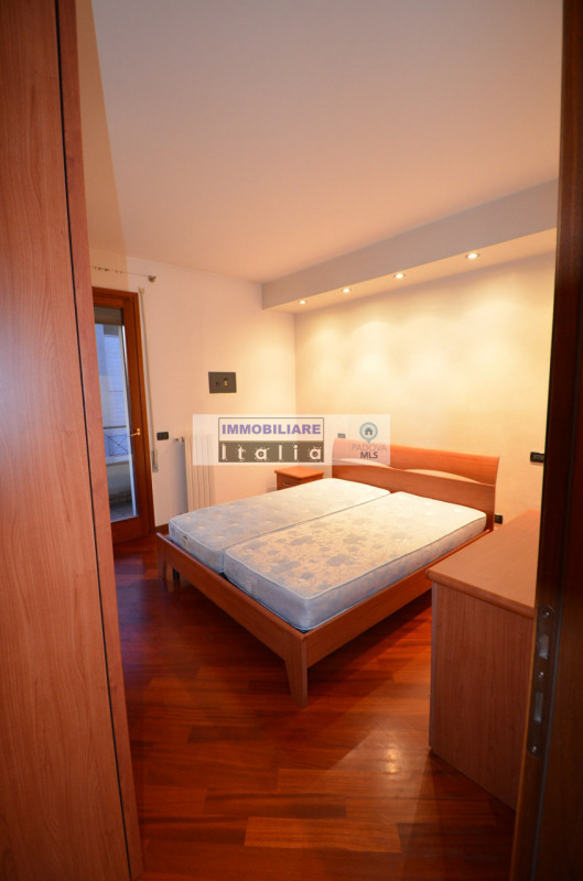 Scopri il tuo nuovo rifugio nel cuore di Roncaglia, una delle zone più ambite di Ponte San Nicolò...