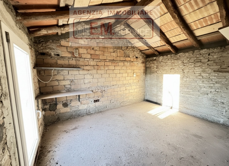 In vendita, nella tranquilla e suggestiva località di Musestre nel comune di Roncade, proponiamo ...