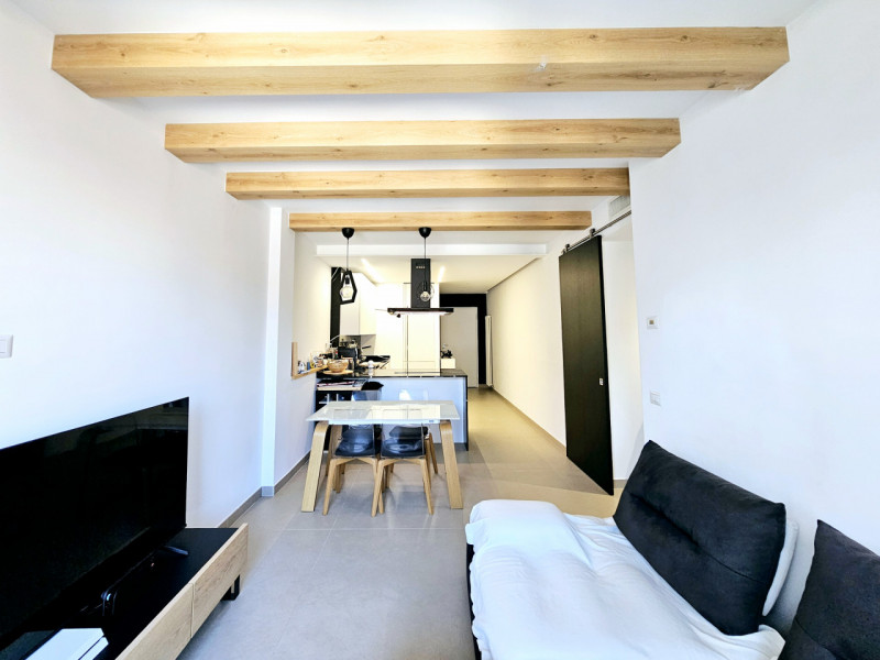 Proponiamo in vendita a Padova, moderno appartamento in via Giuseppe Cesare Abba, ubicato in un c...